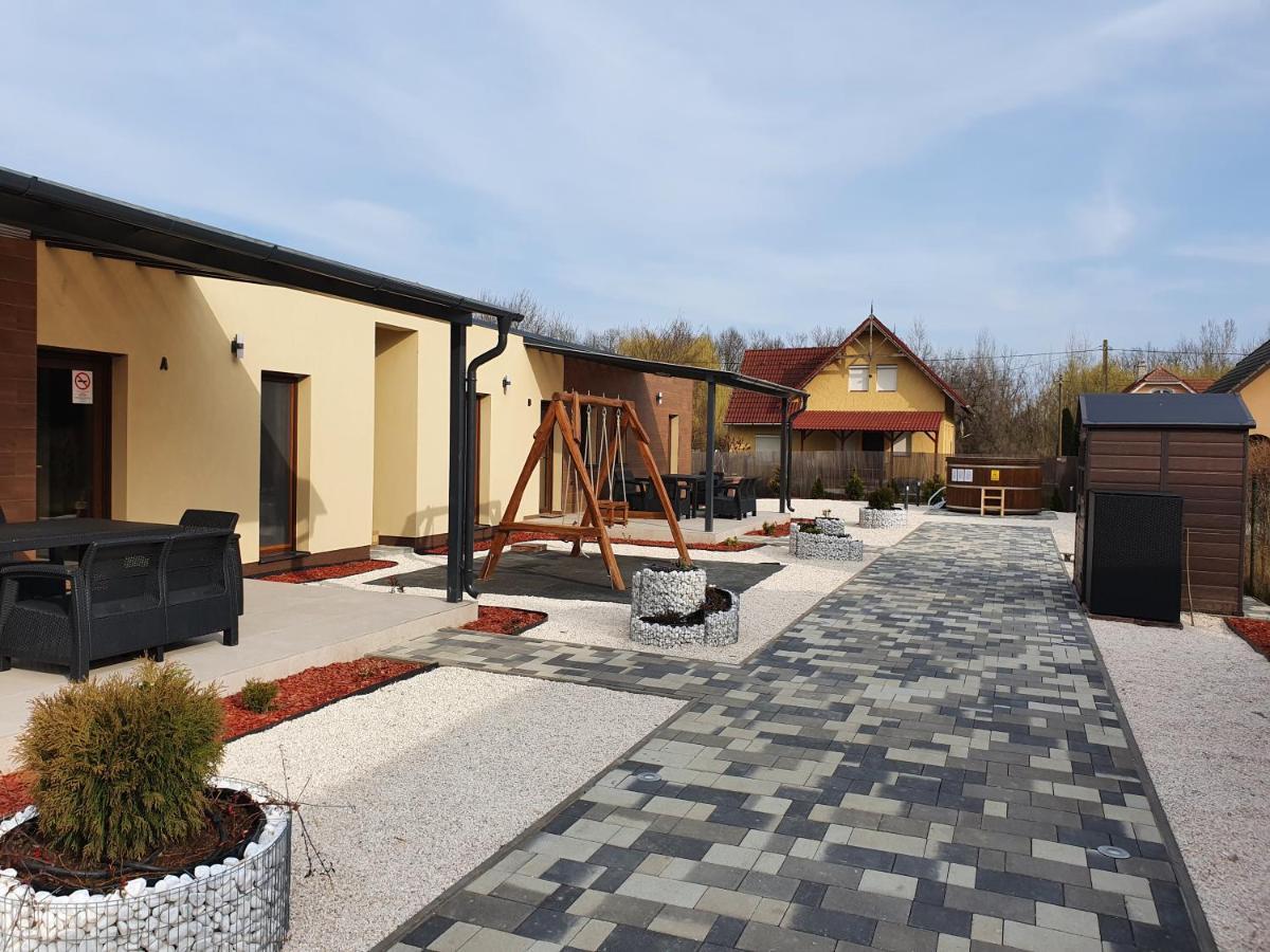 H&H Apartments Поросло Экстерьер фото