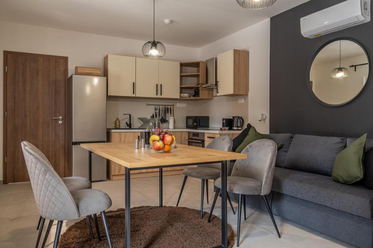 H&H Apartments Поросло Экстерьер фото