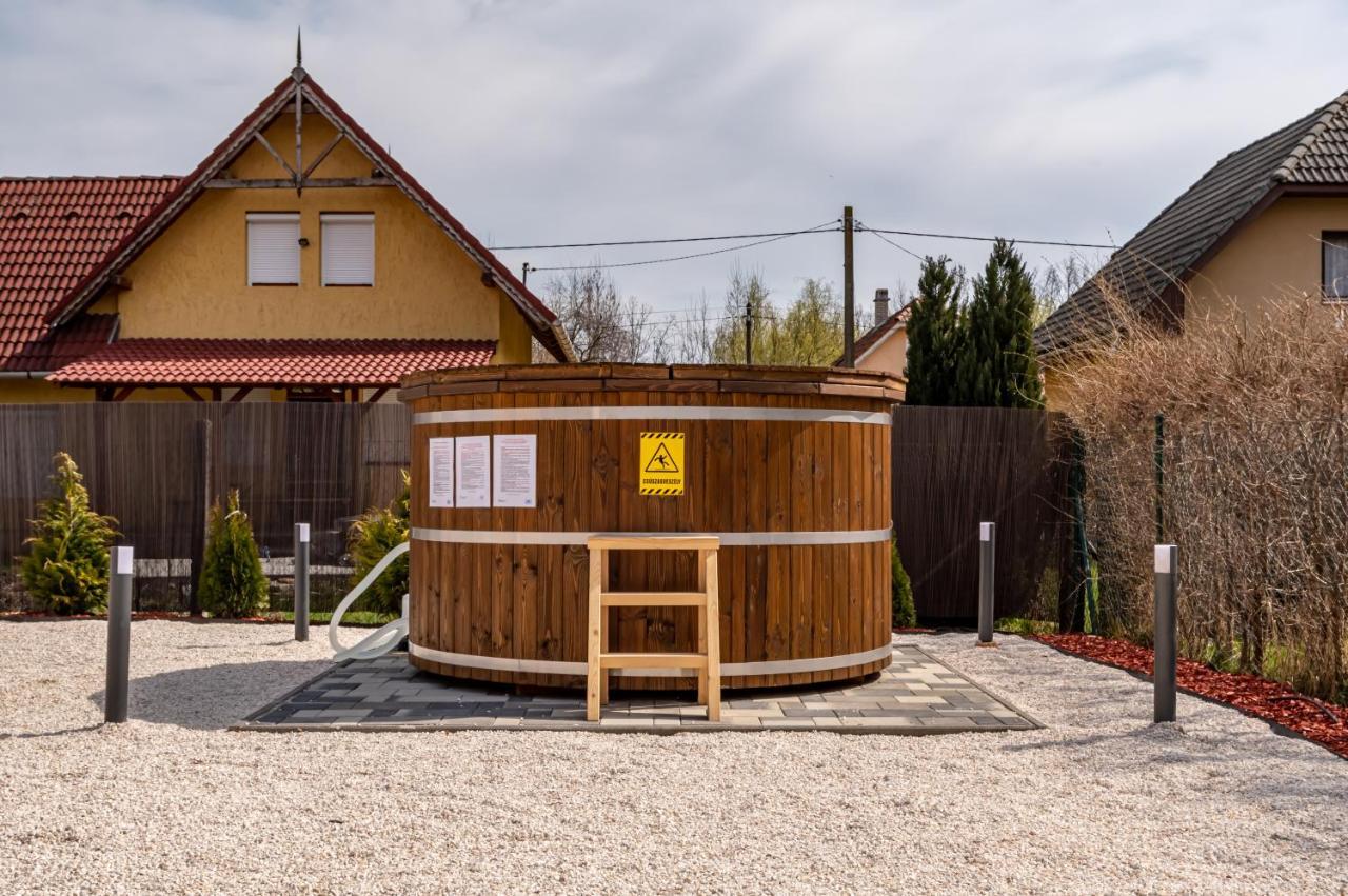 H&H Apartments Поросло Экстерьер фото